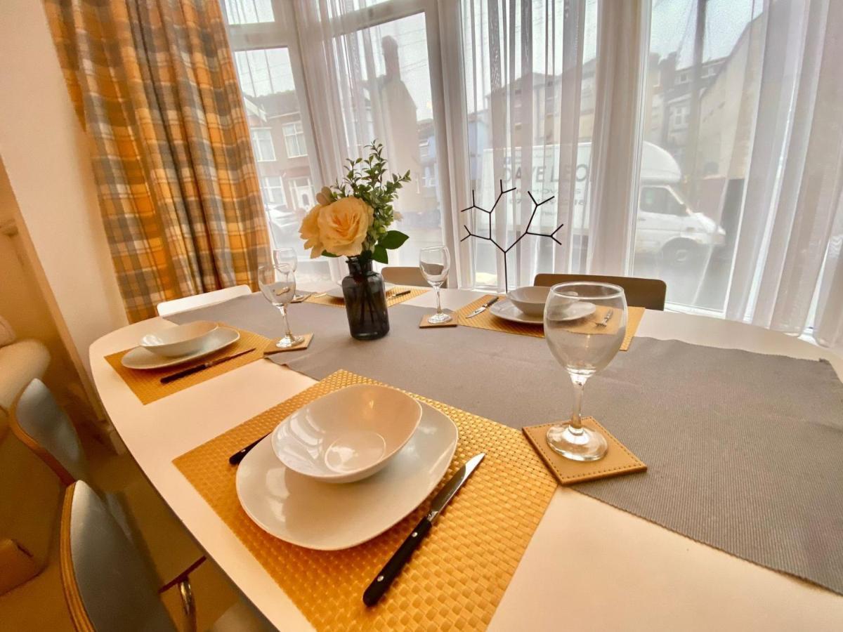 Blackpool Abode - The Buttercup Suite Exterior photo